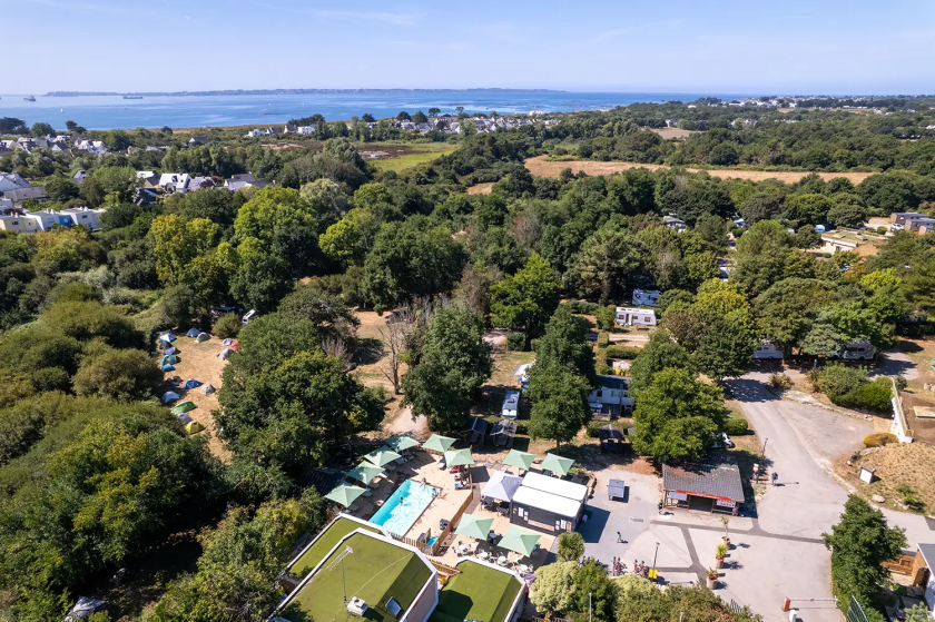 Le Camping Larmor Plage en famille !