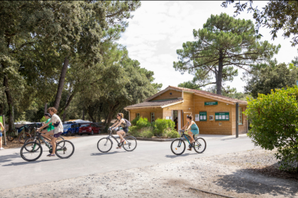 Huttopia Oléron les Chênes Verts