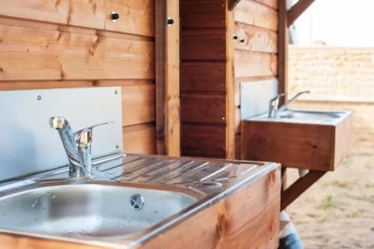 Emplacement Premium avec sanitaire privé 2/6 personnes
