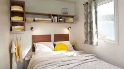 Chambre  lit double.