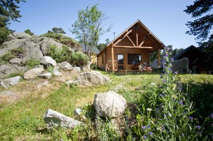 Les cabanes d'Huttopia Font Romeu, pour un séjour famille dans les Pyrénées Orientales