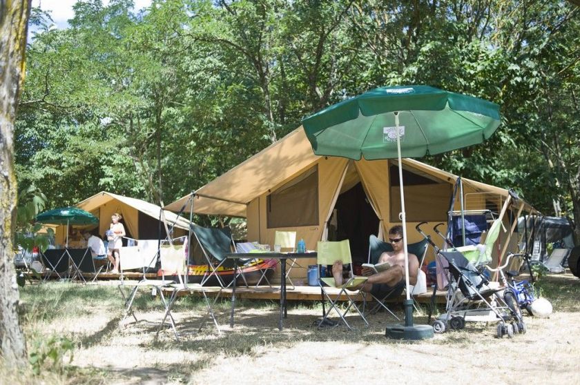Les tentes familiales et insolites du camping Indigo Le Moulin en Ardèche