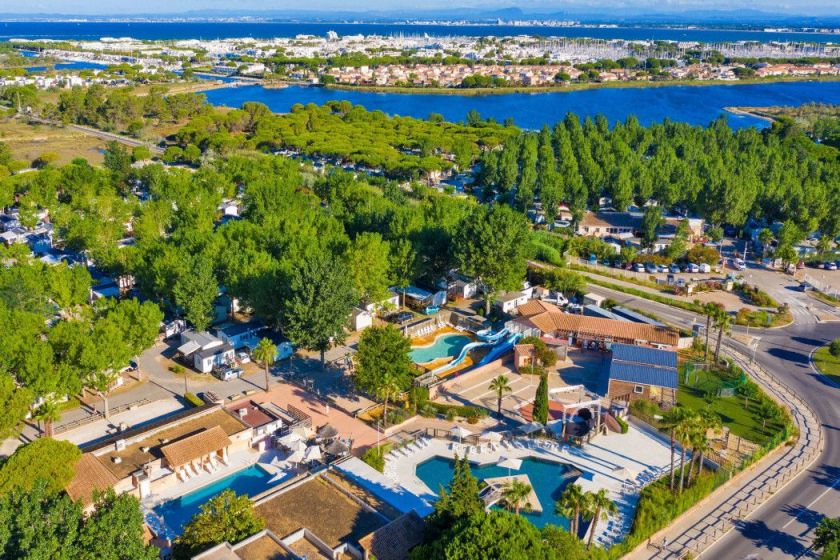 Vue du ciel du camping la marine