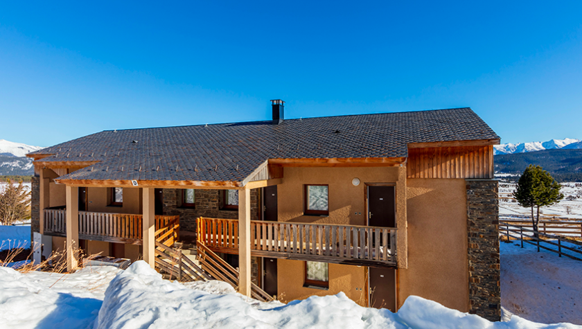 Traîneau pour chiens et baignoire de neige, Colorado, 2024