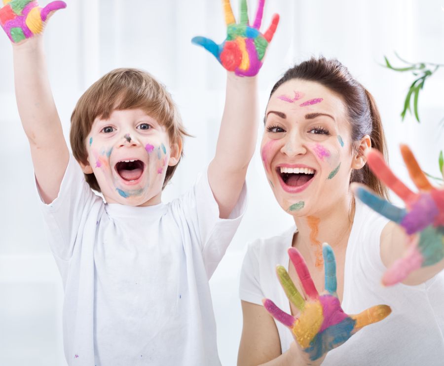 activités peinture maman enfant