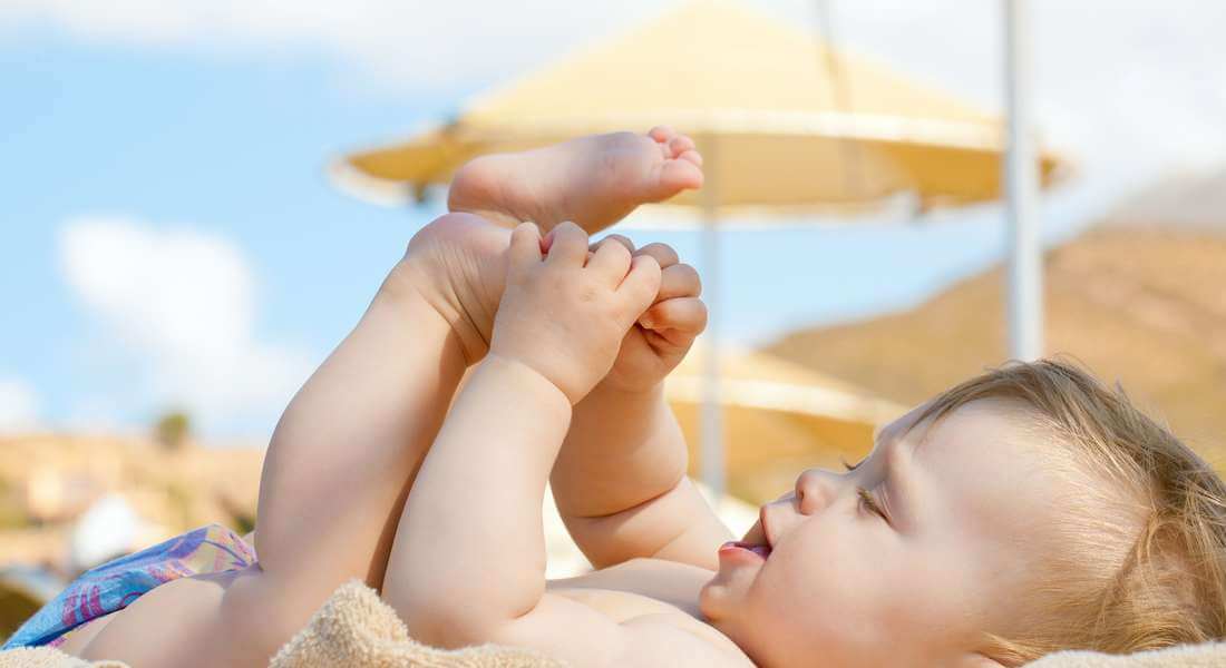 plage bébé parasol