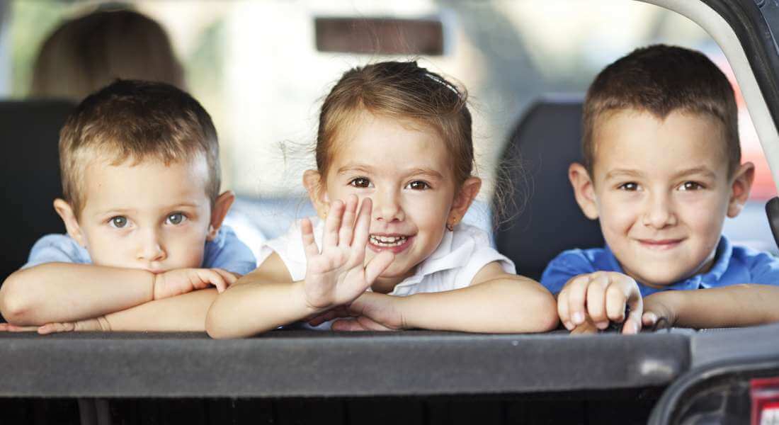 enfants plage arrière voiture