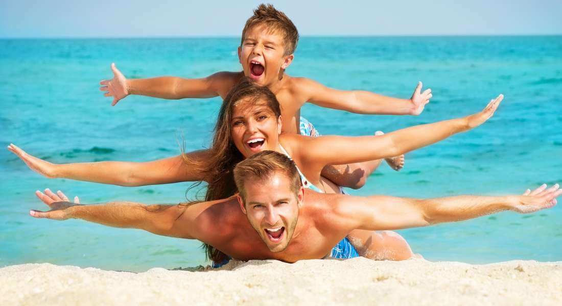 plage pyramide famille fun